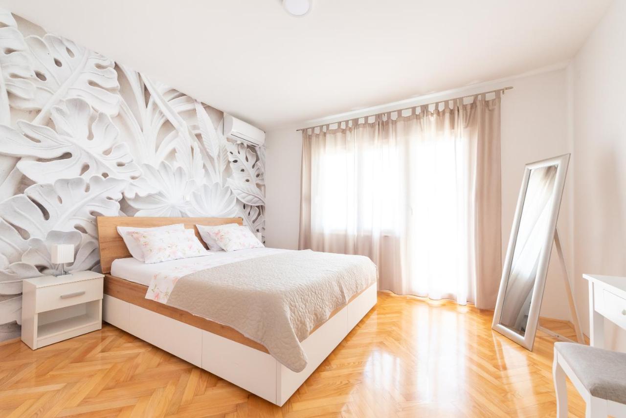Duje Apartment *