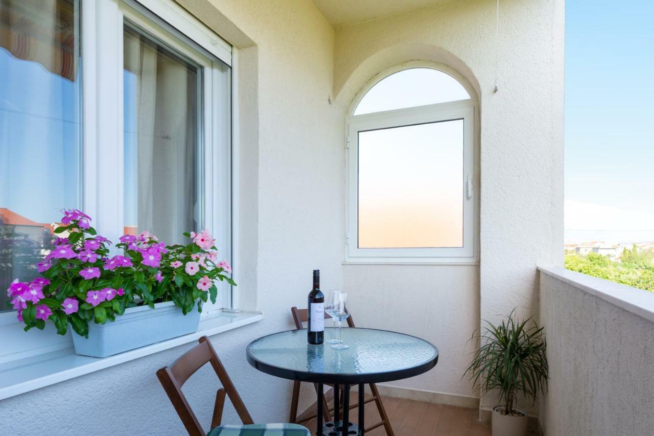 Duje Apartman *