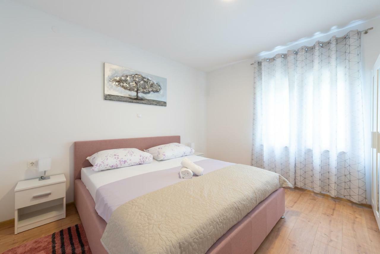 Duje Apartman *